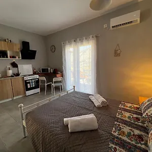 Aggelikis Studio Zóla