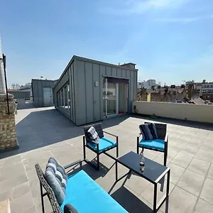 Penthouse W Private Rooftop And Free Parking Apartment Budapest
