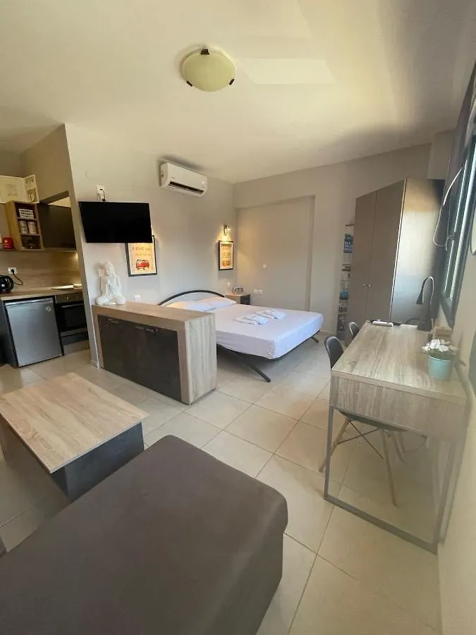 Q Luxury Rooms Perea Center Peraia  Apartment